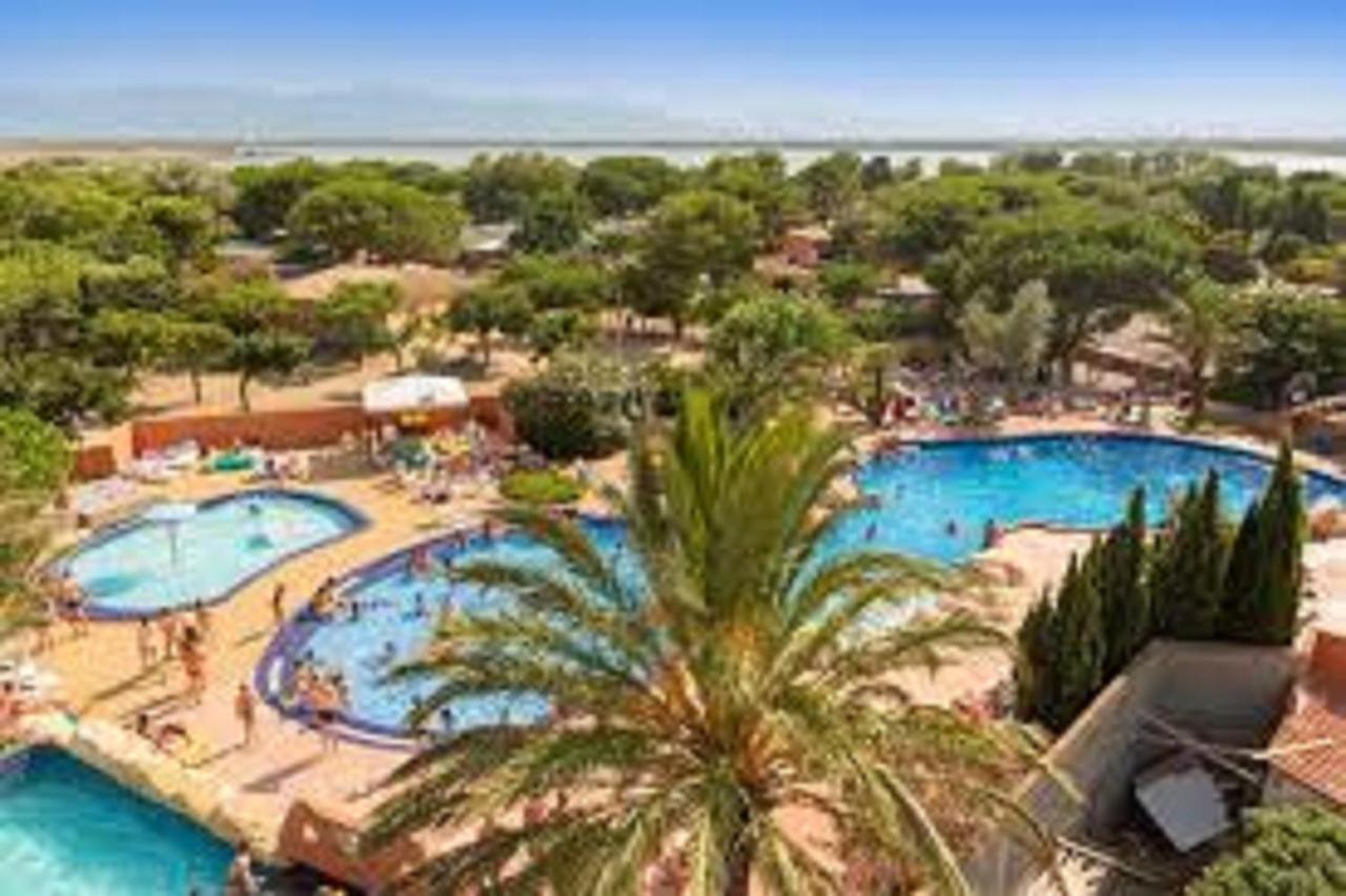 Mhvacances Louent Plusieurs Mobilhomes Dans Camping 4 Etoiles A 200M De La Plage Et Cure Thermale Canet Exterior foto